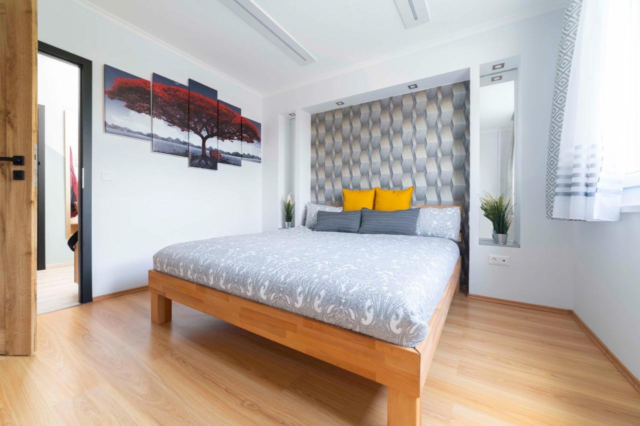 Comfort 66 - Real-Life 3-Room Family Stay With 4 Beds Miskolc Dış mekan fotoğraf